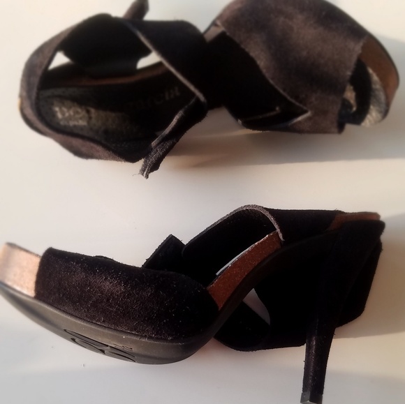 Pedro Garcia Peony - Picture 3 of 3